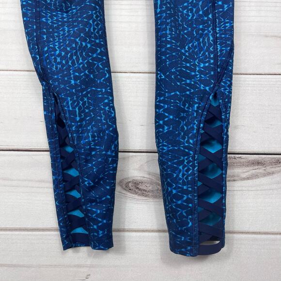 Lululemon Pure Practice Pant Samba Snake Kayak Hero Blue Tight Size 2 - Picture 2 of 6